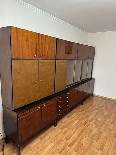 Столдор: Зал үчүн гарнитур, Шкаф, Жыгач, түсү - Күрөң — 1