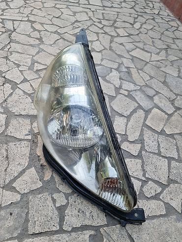 Передняя правая фара Honda 2003 г., Оригинал, Япония at lalafo.kg Передняя правая фара Honda 2003 г., Оригинал, Япония