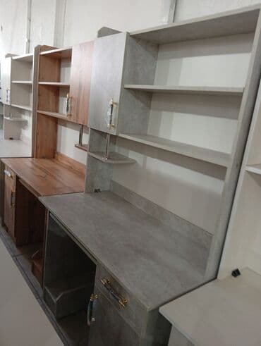 угловой письменный стол: Компьютерный стол, Новый, С полками — 8