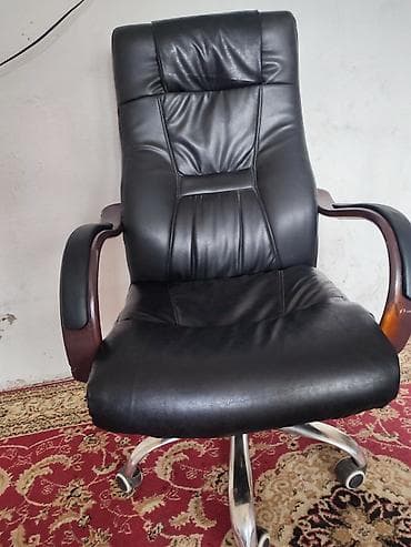 стул стандарт черный: Офисное кресло, С колесиками, цвет - Черный, Экокожа — 5