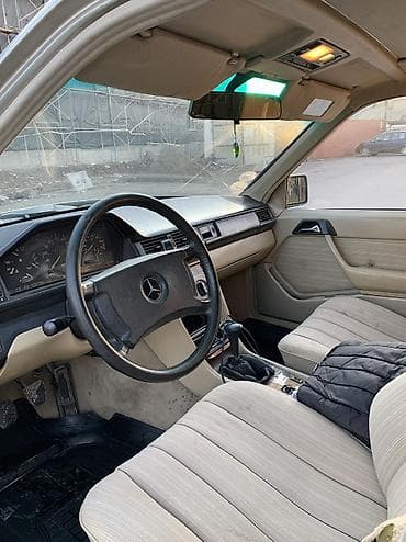 гольф 3 1994: Mercedes-Benz W124: 1988 г., 2.3 л, Механика, Бензин, Седан — 5