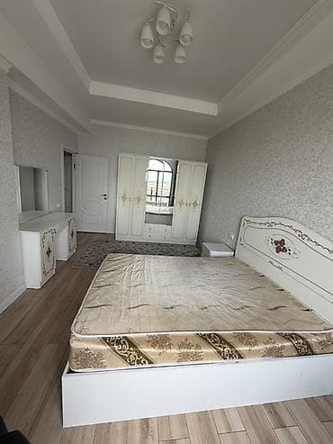 румынский спальный гарнитур: Спальный гарнитур в классическом стиле (белый с золотистым декором) — 1