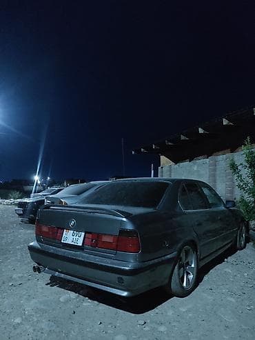 BMW 5 series: 1992 г., 2.8 л, Механика, Бензин, Седан