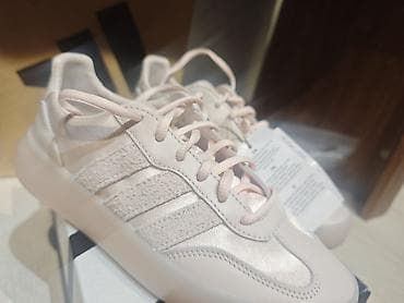 Кроссовки Adidas в нежно-розовом оттенке.Новые, оригинальные