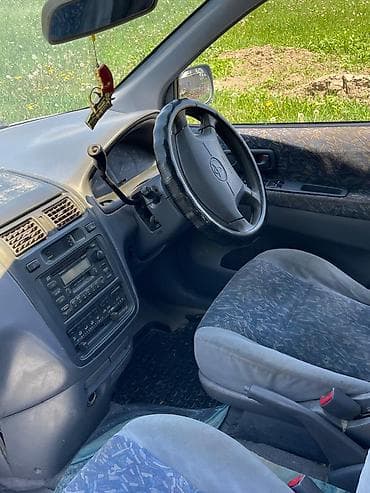 Унаа сатуу: Toyota Ipsum: 1997 г., 2 л, Кол менен иштөөчү, Бензин, Вэн/Минивэн — 4