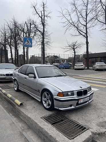 BMW 3 series: 1991 г., 4.4 л, Механика, Бензин, Седан