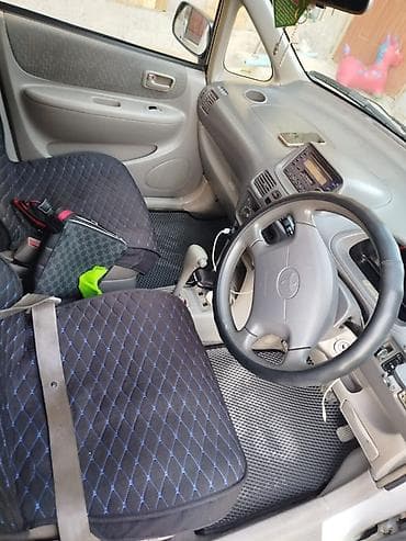 крыло на камри 55: Toyota Corolla Spacio: 2000 г., 1.6 л, Автомат, Бензин, Минивэн — 5