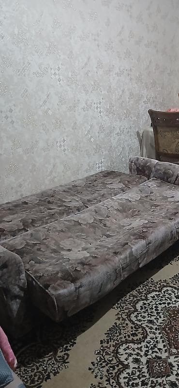 Прямой диван, Б/у