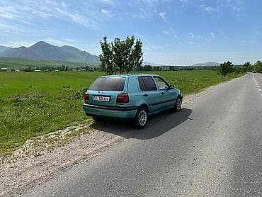 Унаа сатуу: Volkswagen Golf: 1992 г., 1.8 л, Кол менен иштөөчү, Бензин, Хетчбек — 4