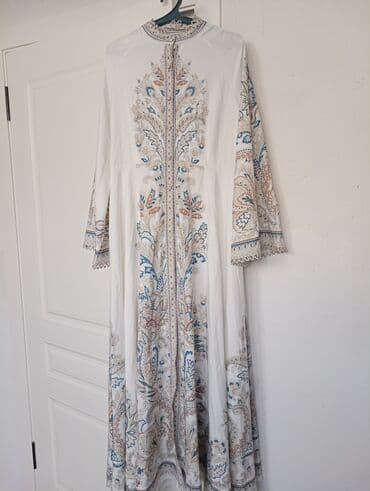 короткое трикотажное платье с длинным рукавом: Элегантное женское платье-макси с длинными рукавами и этническим — 2