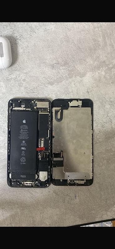 samsung 6s: IPhone 7 Plus, черный, 32 ГБ просто перестал включаться Особенности — 1