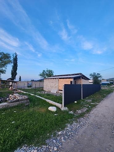 я ищу дом в сокулуке: Продаётся участок с одноэтажным домом Сокулук мал базардан 1,2 км — 2