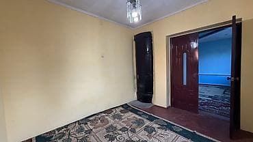 3: Продается пол дома с участком и огороженным двором. Район нового — 9