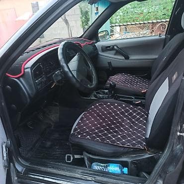 Унаа сатуу: Volkswagen Passat Variant: 1993 г., 1.8 л, Кол менен иштөөчү, Бензин, Универсал — 3