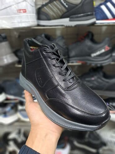 ecco 42: Тёплые обуви💨💨💨
зимние/Тёплые 
Размер 39.40.41.42.43.44 — 5