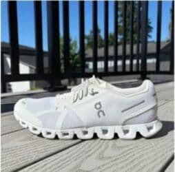 сараканошка бутсы: Кроссовки ON cloud Versa Оргиналь Новые кроссовки размер 39,40 очень — 4