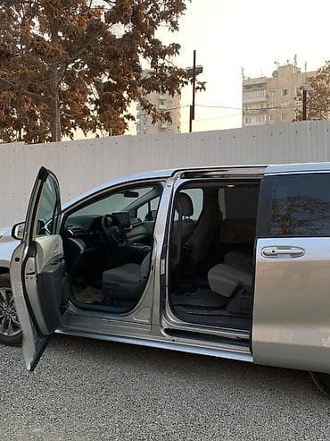 Toyota Sienna: 2021 г., 2.5 л, Автомат, Гибрид, Минивэн — 3