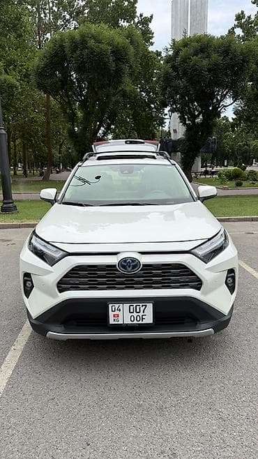Toyota RAV4: 2022 г., 2.5 л, Типтроник, Гибрид, Кроссовер — 1
