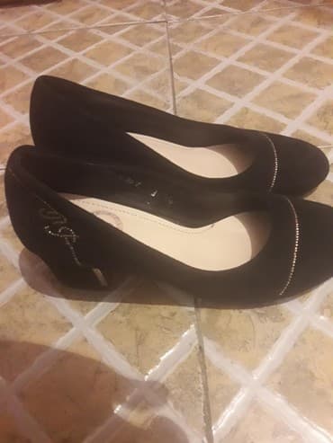 second hend: Пару раз носила. размер 36. красиво смотрится. каблук средний. сост — 2