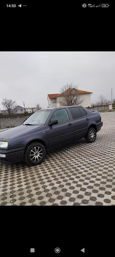Volkswagen Vento: 1994 г., 1.8 л, Механика, Бензин, Седан at lalafo.kg Volkswagen Vento: 1994 г., 1.8 л, Механика, Бензин, Седан