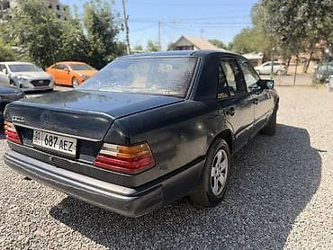 бензавозы: Mercedes-Benz W124: 1989 г., 2.3 л, Механика, Бензин, Седан — 5