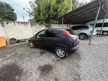 Ford Focus: 2002 г., Хэтчбэк