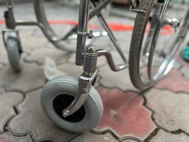 Корректоры осанки: Инвалидная коляска с хромированной рамой. Оснащена подлокотниками с — 6