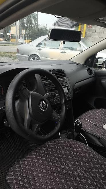 марка пола: Volkswagen Polo: 2016 г., 1.6 л, Механика, Бензин, Седан — 5