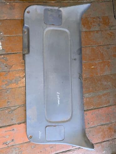 губа на ваз: Toyota Estima Пластик крышки багажника, Тойота Истима Обшивка крышки — 1
