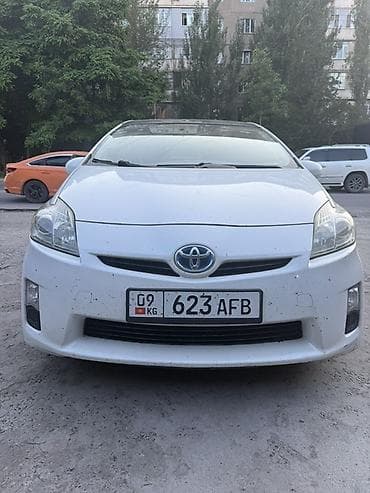 экономичный авто: Toyota Prius: 2010 г., 1.8 л, Вариатор, Гибрид, Хэтчбэк — 2