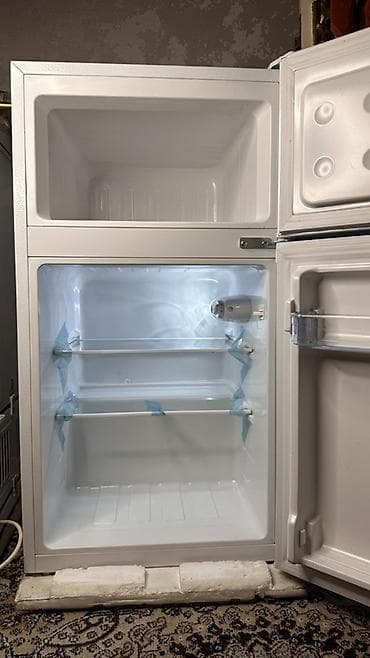 купить небольшой холодильник с морозилкой: Холодильник Минихолодильник — 3