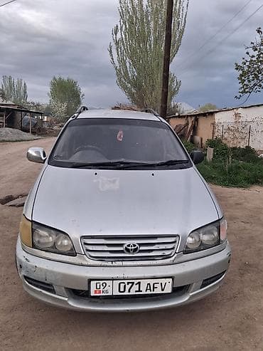 танк 700: Toyota Ipsum: 1996 г., 2 л, Автомат, Бензин, Минивэн — 5