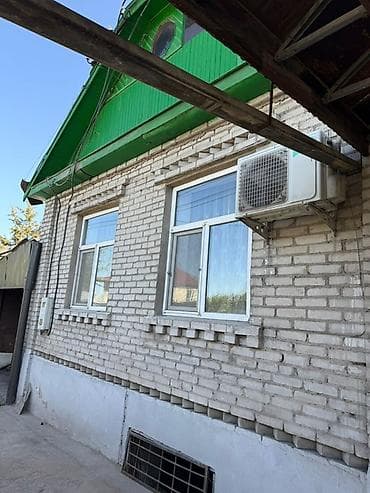 гараж кирпич: Продаётся кирпичный дом с двором и хозяйственным участком.3 жилые — 2