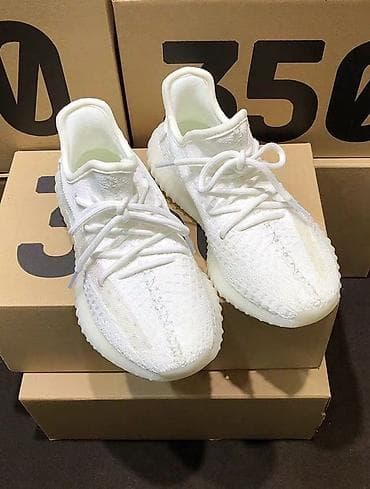 Мокасины и лоферы: Кроссовки, 39, 39.5, 40, Adidas, Новый, цвет - Белый — 1