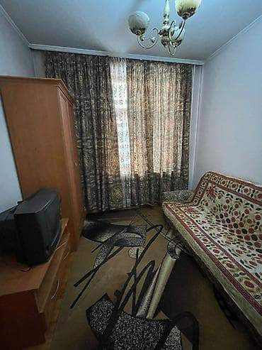 red centr: 3 комнаты, 75 м², Сталинка, 1 этаж — 3