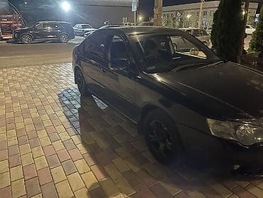 Срочно здаю в аренду Субару легаси 2004 автомат обьем 2.0 черный — 2