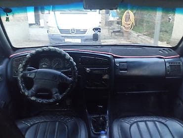 Volkswagen Passat Variant: 1994 г., 2 л, Механика, Бензин, Универсал — 1