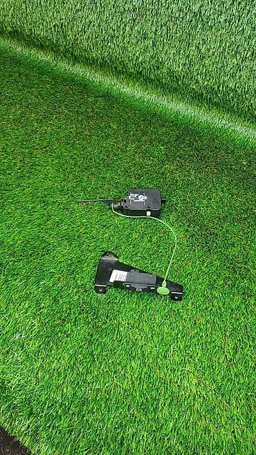 e65: Электропривод замка лючка бензобака Bmw 7-Series E65 2002 (б/у) ​ — 1