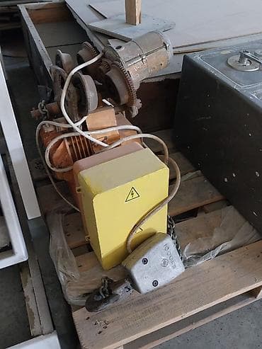 Электрическая таль с тележкой Описание: - Электрическая цепная таль с