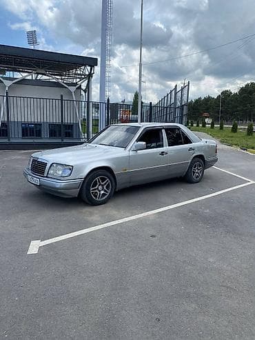 Mercedes-Benz W124: 1995 г., 2.2 л, Механика, Бензин, Седан at lalafo.kg Mercedes-Benz W124: 1995 г., 2.2 л, Механика, Бензин, Седан