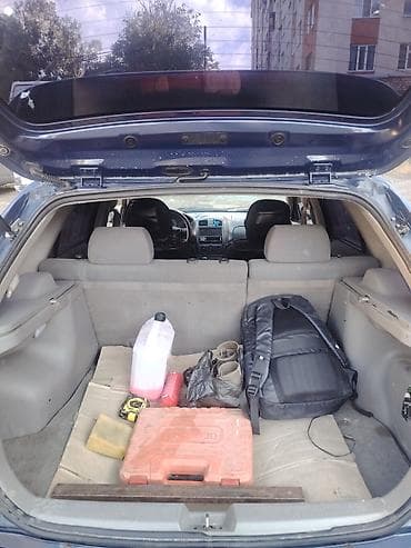 subaru forester 2001: Mazda 323: 2002 г., Механика, Хэтчбэк — 2