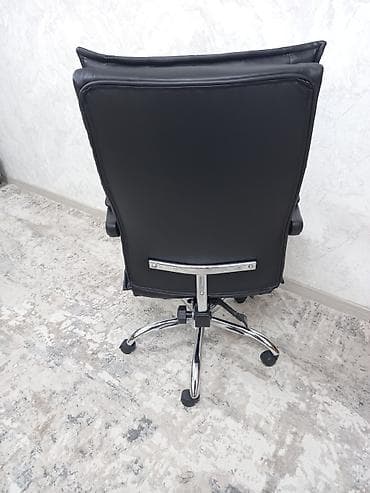 Столы: Продаю офисное кресло — 3