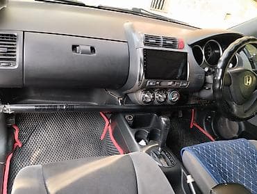 r20 28535: Honda Fit: 2002 г., 1.3 л, Автомат, Бензин, Хэтчбэк — 6
