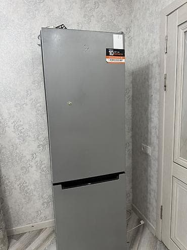 Холодильник Indesit, двухкамерный, серебристый цвет, нижняя — 1