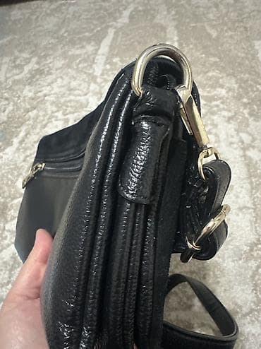 35 mm: Кожаная сумка комбинация с замшой Внутри много отпеков, карманов — 6