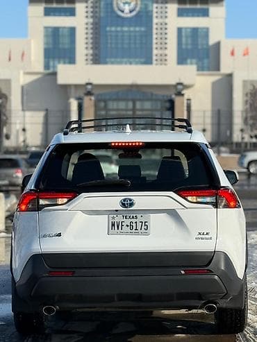 lada 4x4: Toyota RAV4: 2021 г., 2.5 л, Автомат, Гибрид, Кроссовер — 8