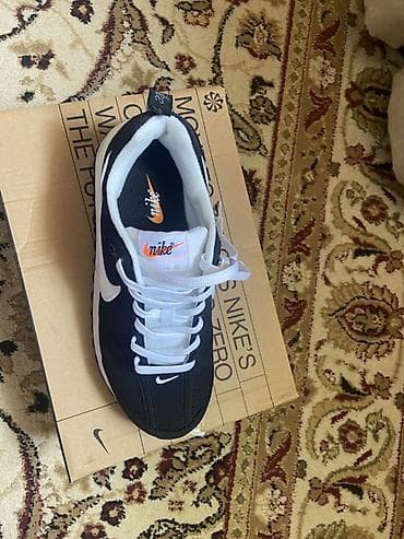 Мужская обувь: Мужские кроссовки, 39.5, Nike, Новый, цвет - Черный, Платная доставка — 3