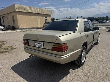 чанган юни с: Mercedes-Benz W124: 1990 г., 2.3 л, Седан — 1