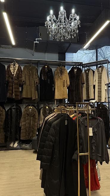 Losca Store в поиске продавцов-консультантов 🤍 Ищем девушек 20–35 лет