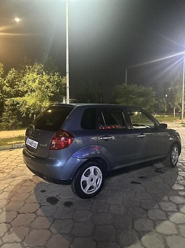 wuling mini ev: Mazda Verisa: 2005 г., 1.5 л, Автомат, Бензин, Хэтчбэк — 3
